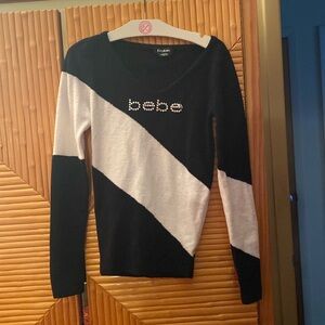 Size medium, BeBe very cozy top
